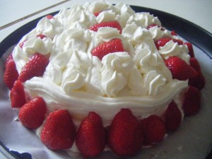 Torta panna e fragole 