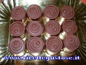 cioccolatini con mousse di fragole